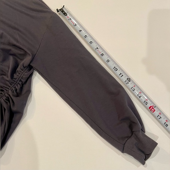 Sincerely Jules Drawstring Ruched Sides Crewneck Grey Large Sweater - Picture 8 of 12